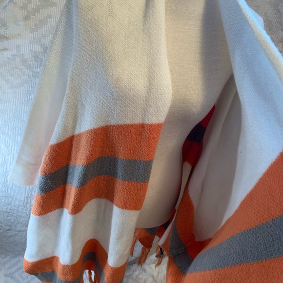 Shein poncho - Picture 3 of 6